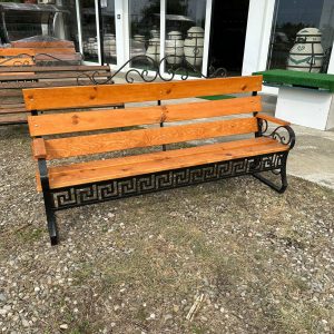 Bancă pentru Curte.