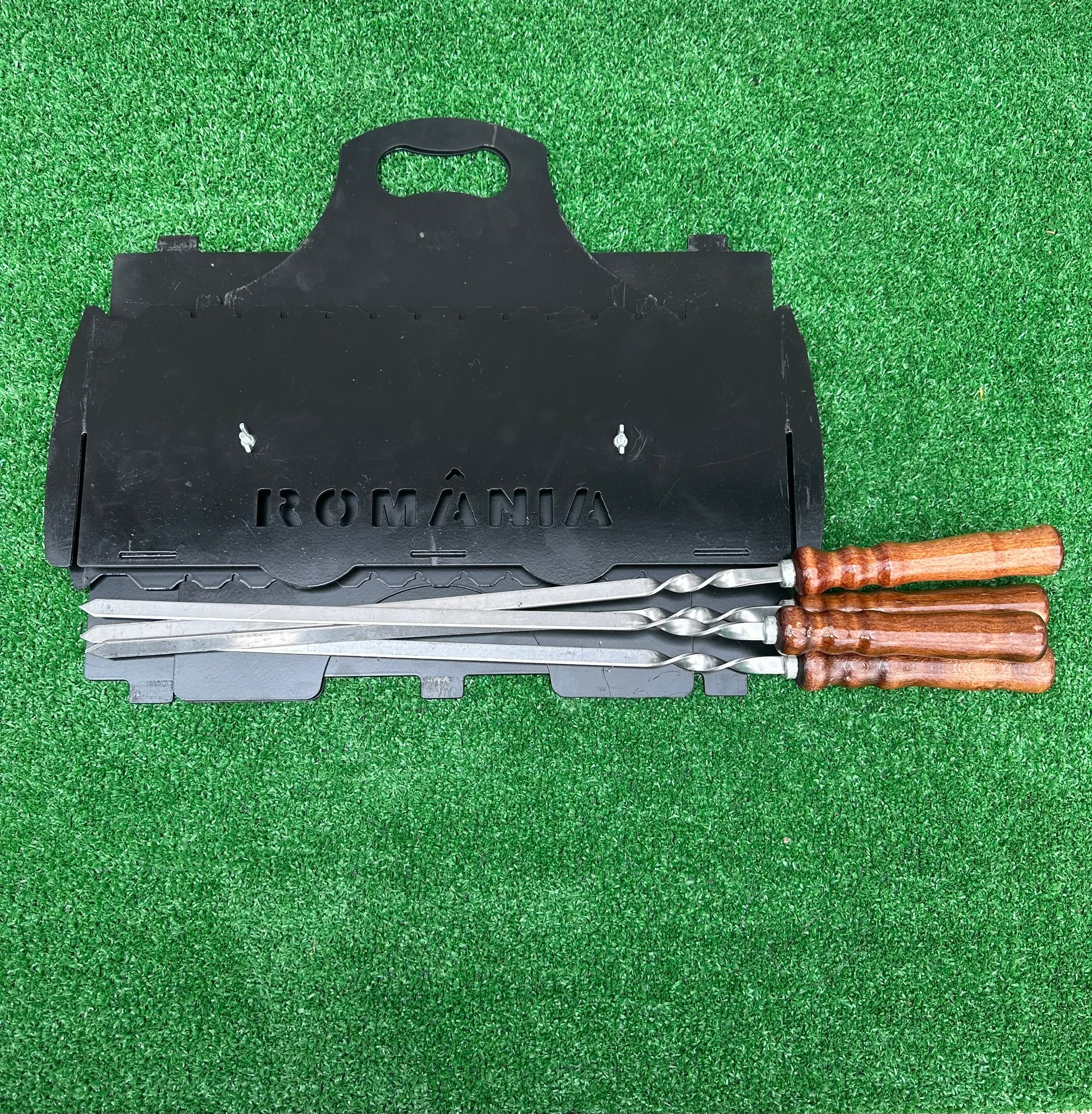 Grătar Compact Portabil + 4 țepușe . - imagine 2